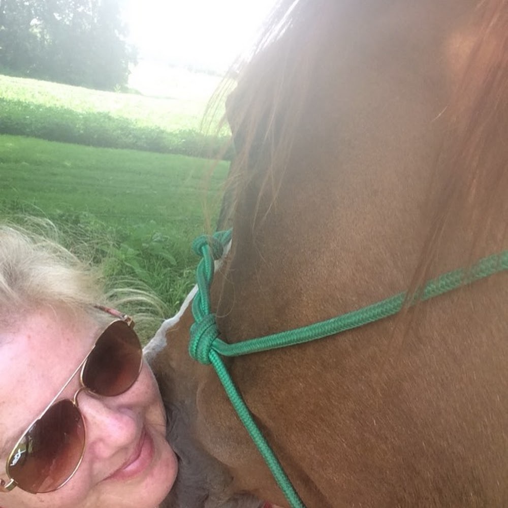 Meet your Posher, Kara